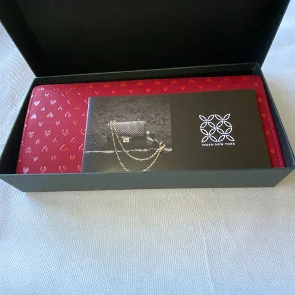 Inden Japanese Designer Handmade Lacquered Red Leather Heart Wallet - Picture 7 of 13